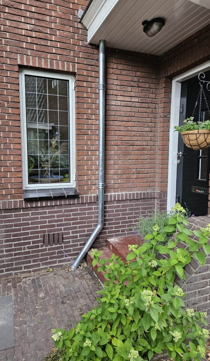 Zinken regenafvoer