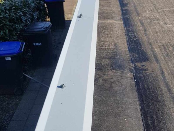 Dakrand met plastisol afdekkappen - foto 7