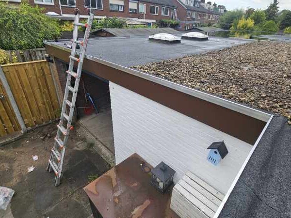 Renovatie van een dakbeschot en vervangen van boeidelen - foto 10